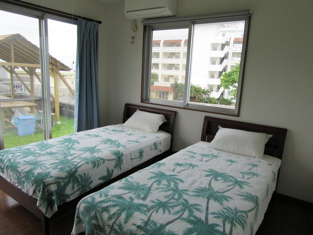 Guest House Diamond Йомитан Экстерьер фото