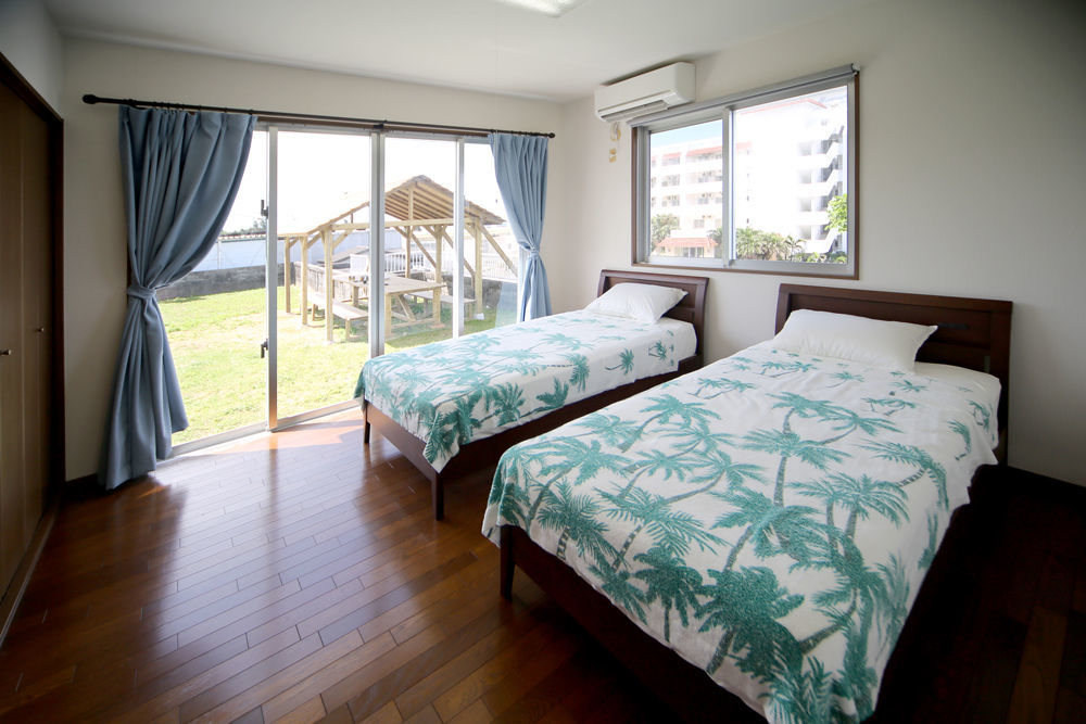 Guest House Diamond Йомитан Экстерьер фото