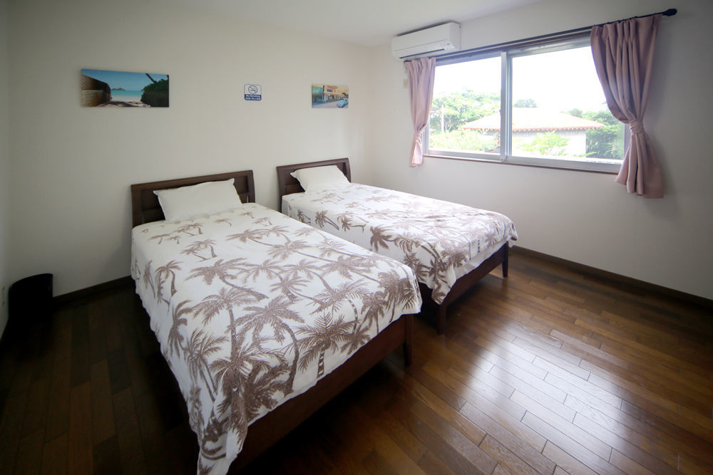 Guest House Diamond Йомитан Экстерьер фото